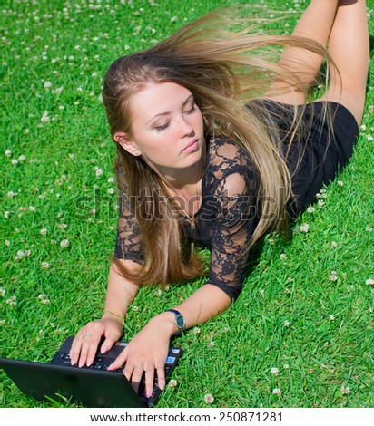 Laptop Woman Web