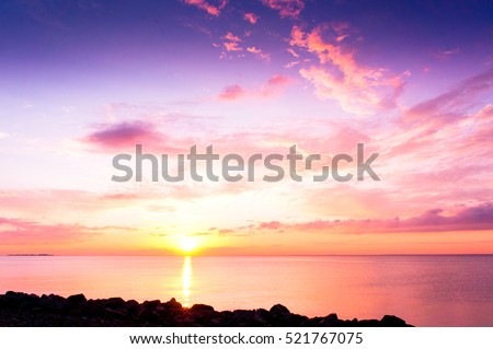 Bright Horizon Setting into the Sea