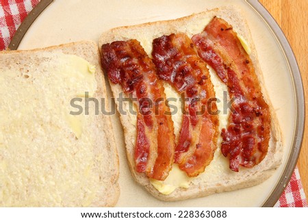 Bacon sandwich with wholewheat bread