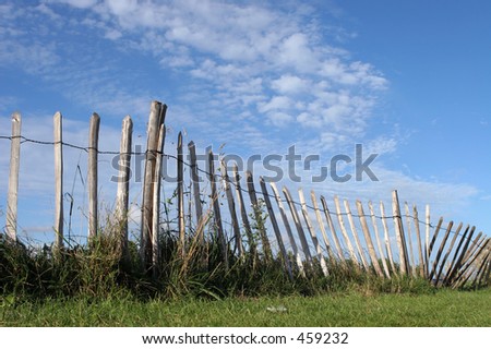 Picket fence in poor state of repair