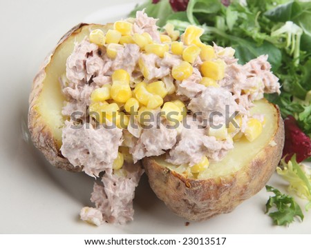 Jacket potato with tuna & sweetcorn