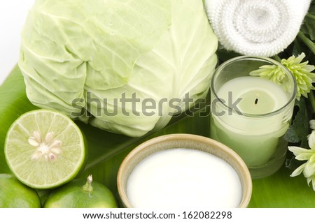 Cabbage (Brassica oleracea L. cv. Group Cabbage) healing and face exposed to the sun and wind to come back to face my skin healthy and radiant. Mixed with yogurt and lemon juice.