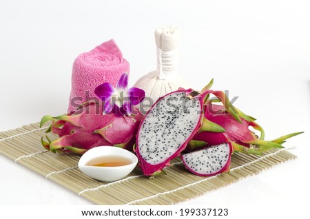 Face mask with dragon Fruit and honey