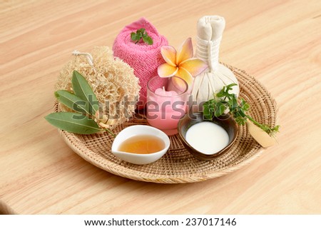 Creamy Fresh Herb Mask with fresh milk, Ivy Gourd and honey, spa with natural ingredients of Thailand.