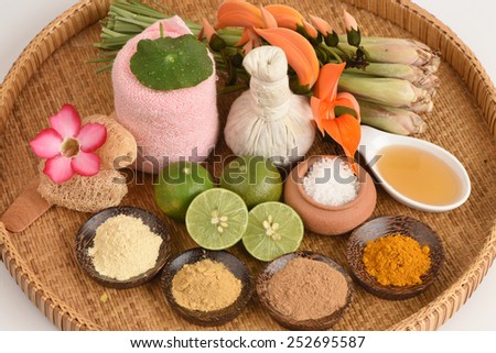 Scrub with Flower of salt and other natural ingredients that are used as ingredients for the skin.