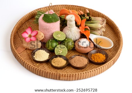 Scrub with Flower of salt and other natural ingredients that are used as ingredients for the skin.