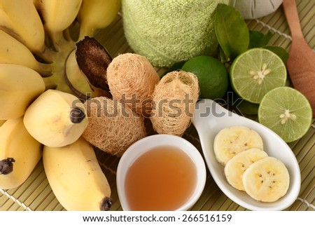 Mask with cultivated bananas, lemon and honey, spa facial skin with natural ingredients.