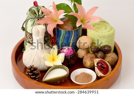 Mask face with Nutmeg fruit and fresh milk for skin soft, smooth and whitening.