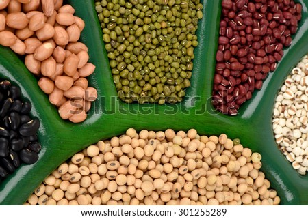 Job\'s tears, Soy beans, Red beans, Peanut, pine nut and green beans with the health benefits of whole grains.
