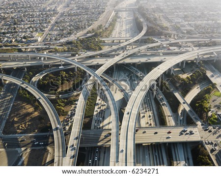 Thế này mới gọi là đường chứ ! USA ! Stock-photo-aerial-view-of-complex-highway-interchange-in-los-angeles-california-6234271