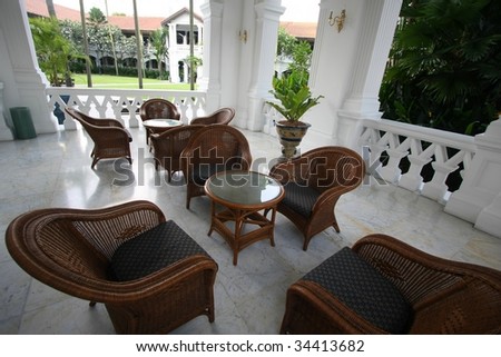 Colonial outdoor furniture