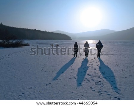 group of friends going ahead to the sun