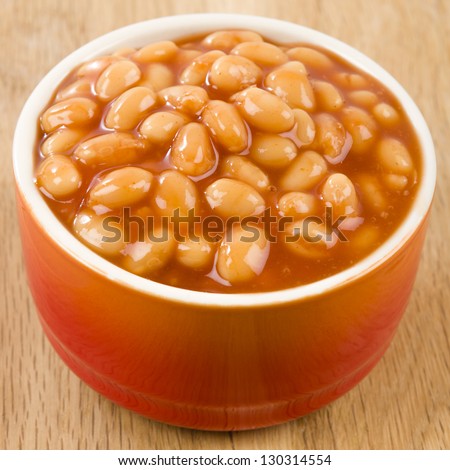 Baked Beans - Bowl of baked beans in tomato sauce