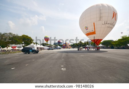 PUTRAJAYA, MALAYSIA-MAR 17: Wide view of hot air balloon is ready to flight up at the 4th Putrajaya International Hot Air Balloon Fiesta Mar 17, 2012 Putrajaya, Malaysia.