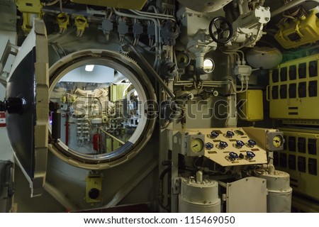 round submarine