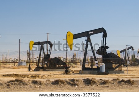 Oil field in California\'s Central Valley.