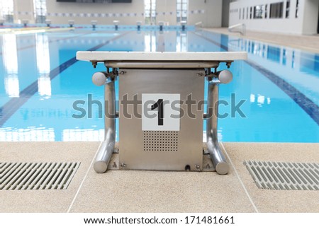 swimming start platform with no one