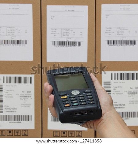 Scanning boxes with barcode scanner operated on smartphone