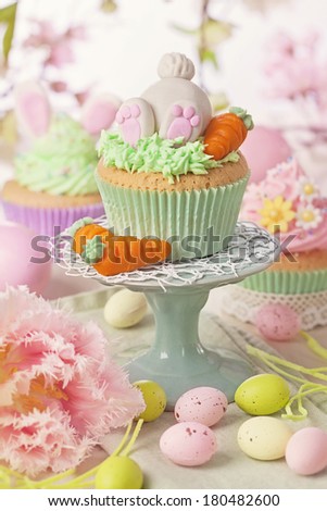 Easter cupcake on a stand