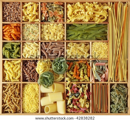 Italian pasta collection in wooden box