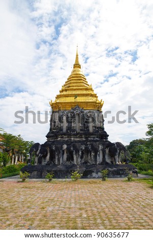 Golden Pagoda Buddhist Temple is located in Thailand\'s tourist attractions.