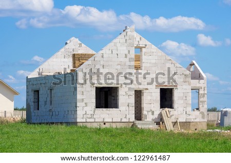 Construction of houses of white silicate blocks