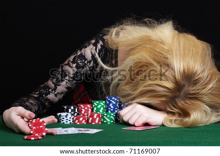 Blond woman lost all her money on poker