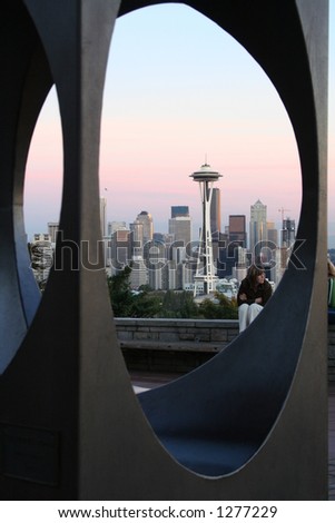 Seattle sunset thru Kerry Park Sculpture