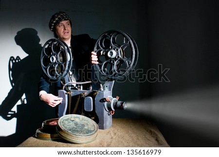 Projectionist and film projector with film