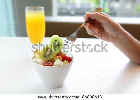 healthful breakfast include fruit and salad