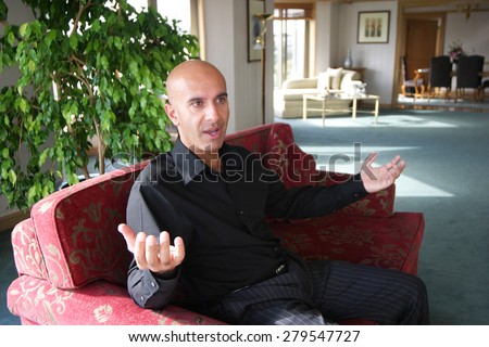 ISTANBUL, TURKEY - OCTOBER 17: Canadian author, speaker and leadership expert Robin Sharma on October 17, 2006 in Istanbul, Turkey. He is the author of best sellers, The Monk Who Sold His Ferrari.