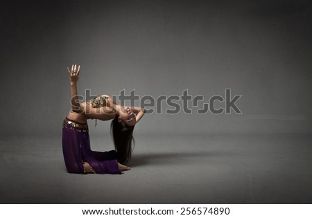 belly dancing in lateral view