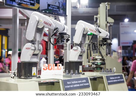BANGKOK - NOVEMBER 22 :An industrial robot hands display at  METALEX 2014 on Nov 22,2014 in BITEC ,Bangkok, Thailand.