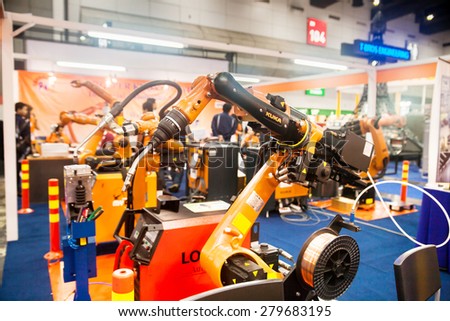 BANGKOK ,THAILAND - MAY 16:An industrial robot hands display at  Intermach-Subcon Thailand 2015, on MAY 16, 2015 in Bangkok,  Thailand.