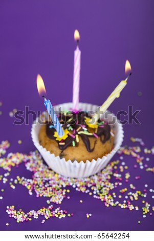 Happy birthday to you!, Birthday cupcake