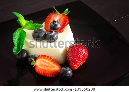greedy panna cotta with red fruits