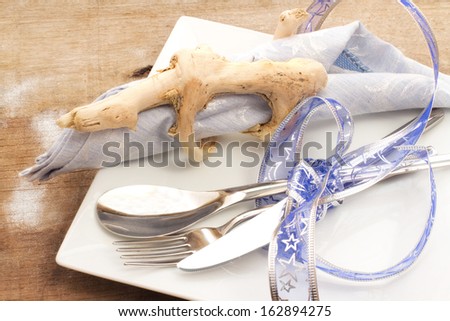 Christmas table setting with original napkin ring