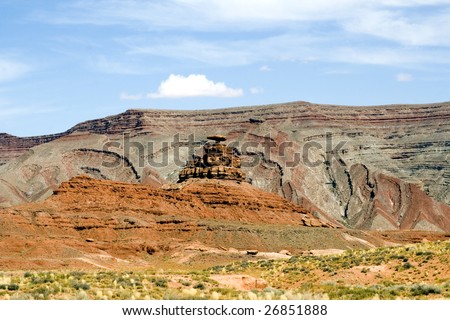 Mexican Hat Rock - uniquely sombrero-shaped rock in Utah, USA