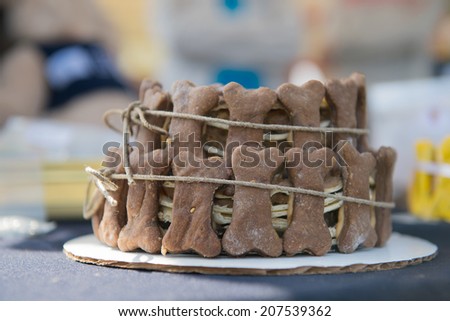 Birthday cake for dogs made from cookie bones