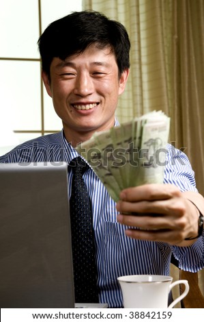 Make money with computer !  Successful Korean internet business manager. Make money with computer !  Successful Korean internet business manager.