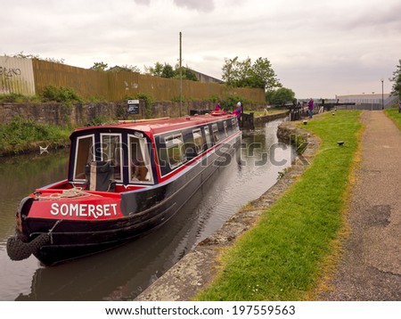 Blackburn, Lancashire, UK. May 30th 2014.Canal barge moored near Blackburn on the Leeds Liverpool Canal.Lancashire, UK
