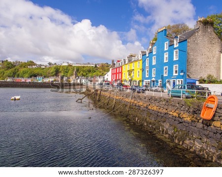 19th May 2015, Tobermory, Scotland, UK. Colourful houses on the front at Tobermory, Scotland, UK