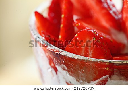 ice cream with fresh strawberries