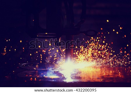 Plasma cutting of metal