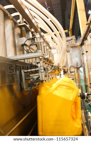 Filling machine for the oil or petrol industry