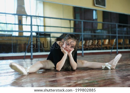 Little girl practice in the dance class
