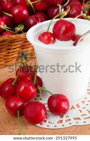 low-fat plain yogurt creamy cherries flavor