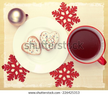 A cup of coffee and a couple of muffins is a perfect Christmas breakfast