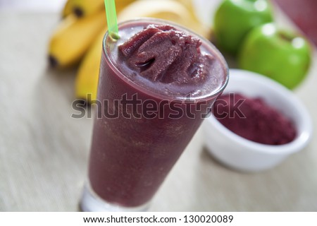 Acai berry smoothie high in antioxidants