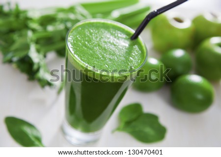 Healthy Green Celery, Apple And Lime Juice